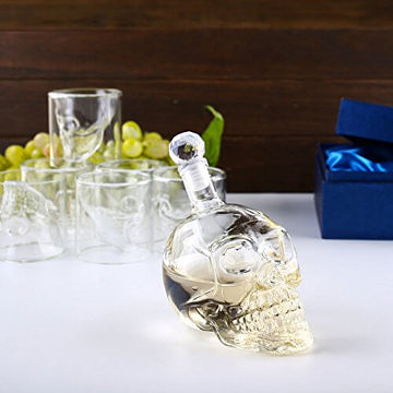 Amzdeal Skull Glas Flasche, Totenkopf Flasche 350ml mit 6 Schädel Gläser 75ml, Schädelflasche mit Whisky Vodka oder Schnapsgläser 2