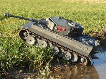 deutscher Tiger Panzer ferngesteuert für Gelände und Angriffskriege